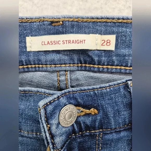 Women's Levi's Classic Straight Jeans Medium Wash Size 6S (28×28) - Picture 2 of 7